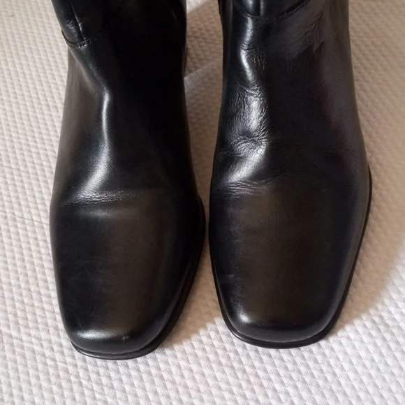 Clarks Ankle Boot 8.5 - Picture 2 of 8